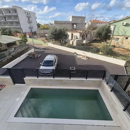 Family L&s Near The Sea - Vodice Area 别墅 斯里马