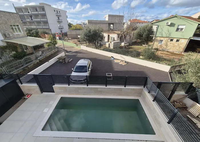 Family L&s Near The Sea - Vodice Area 빌라 스리마